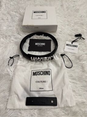 NWOT Moschino Logo Leather Belt!